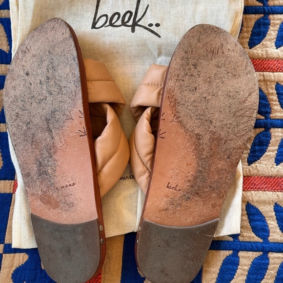 Beek Women's Beige Slide Sandals - Picture 5 of 5